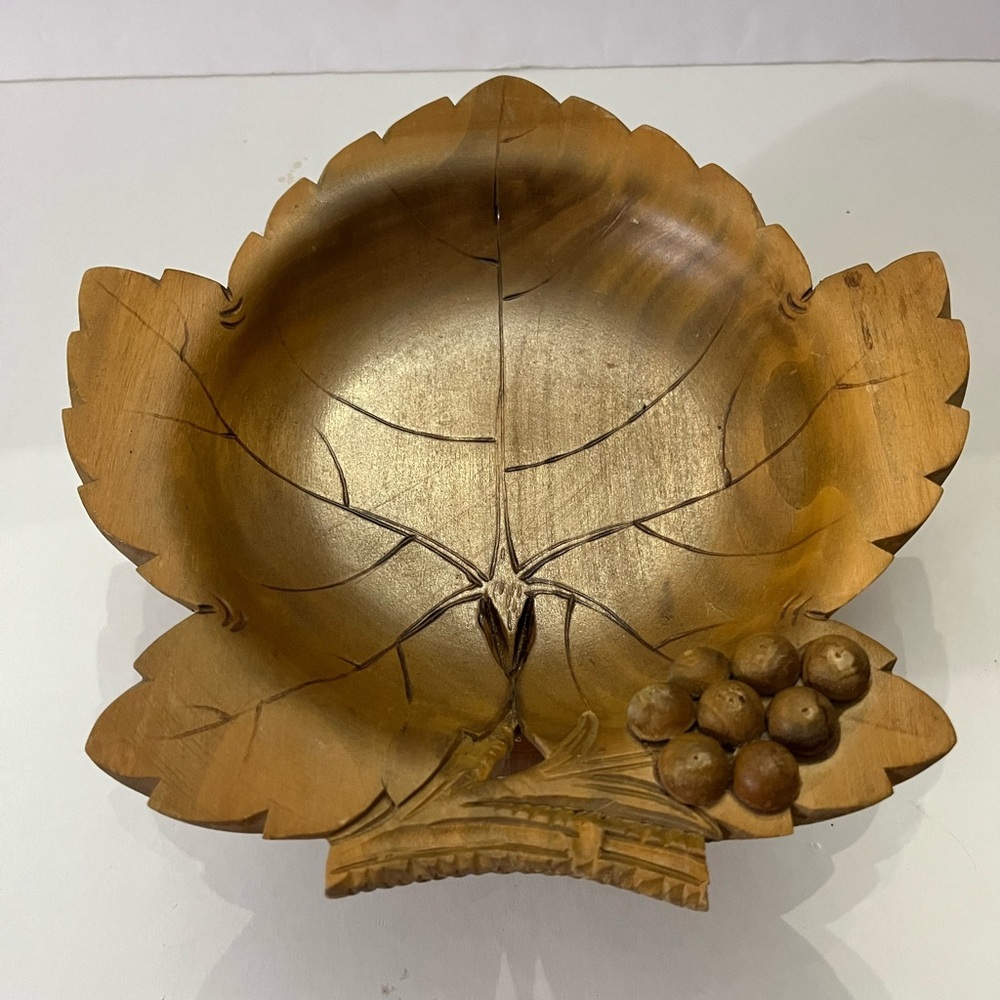 Music Box Bowl Hand Carved Wood Grape Leaf Box Dr. Zhivago Lauras Theme Jewelry